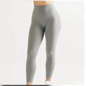 Alphalete Pulse Surge Legging